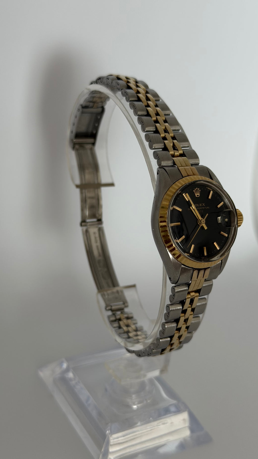 Rolex Oyster Perpetual Date 26mm Two-Tone
Jubilee Bracelet - Black Dial