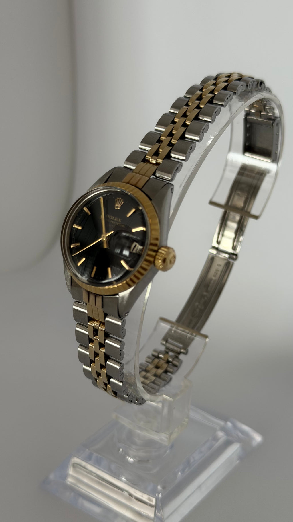 Rolex Oyster Perpetual Date 26mm Two-Tone
Jubilee Bracelet - Black Dial