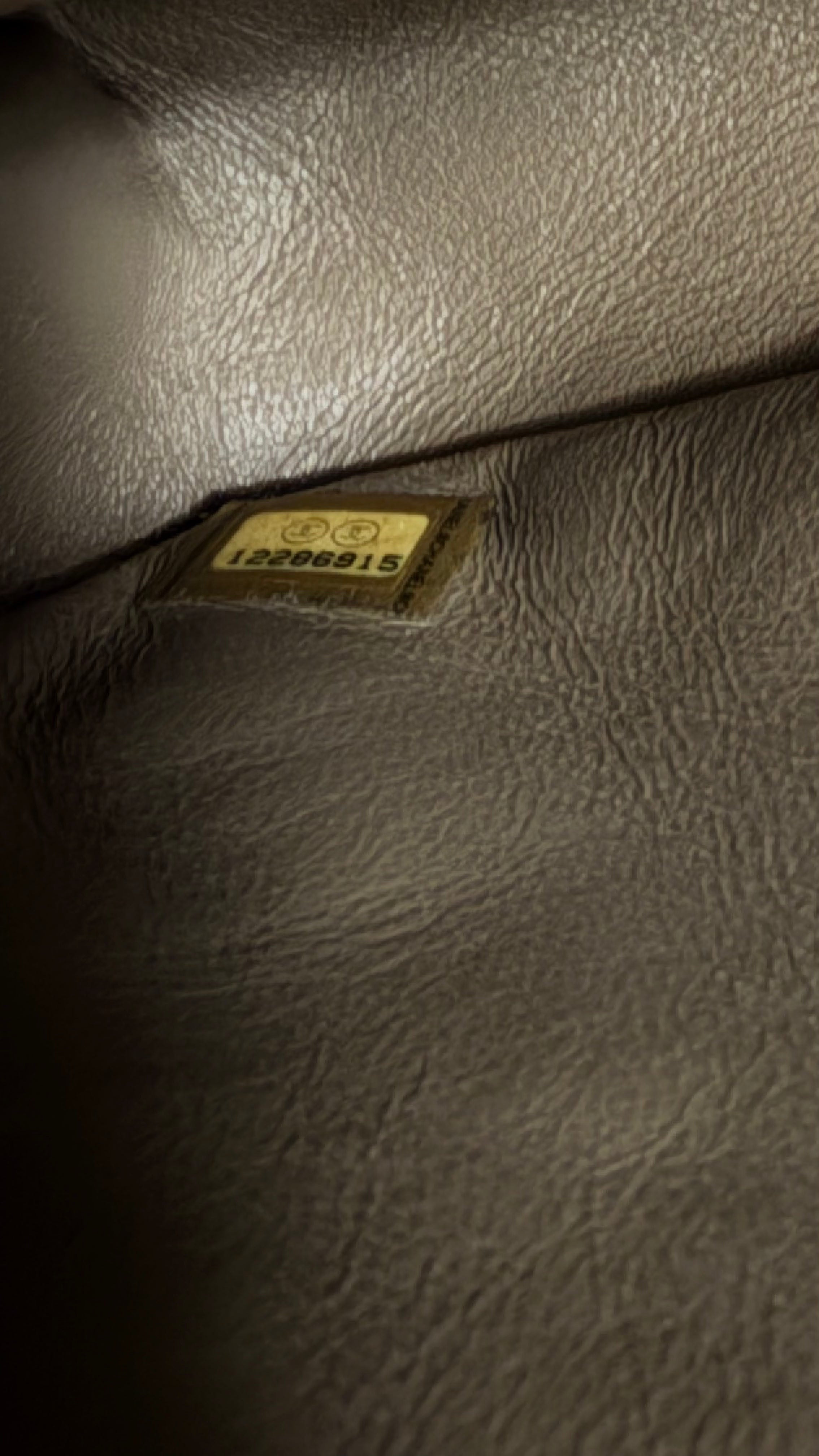 CHANEL Classic Flap Medium – Pelle Beige Dorata
